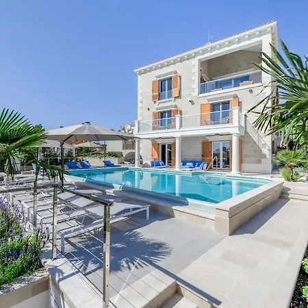 Villa Luxury Bego