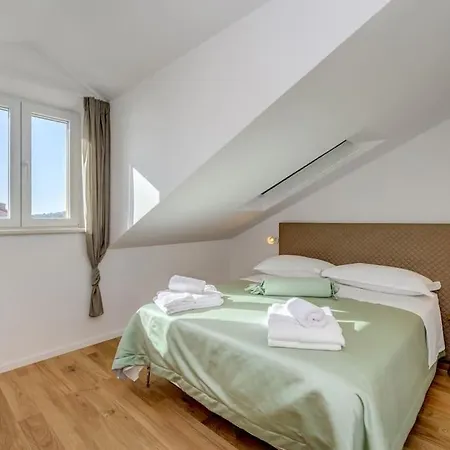 Luxury Bego Villa