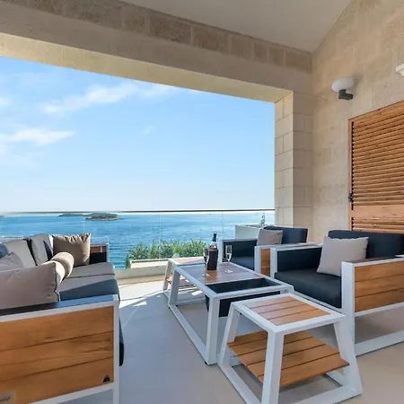 Luxury Bego Villa *