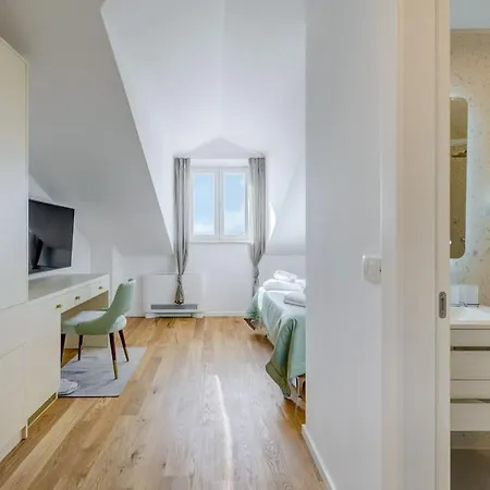 Luxury Bego Villa *
